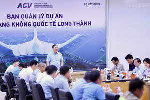Phó Thủ tướng Thường trực Chính phủ Phạm Gia Túc làm việc về tiến độ các dự án thành phần của Cảng hàng không quốc tế Long Thành ngày 4/10
