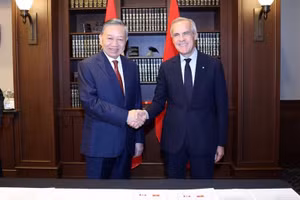 Tổng Bí thư, Chủ tịch nước Tô Lâm và Thủ tướng Canada Mark Carney chụp ảnh chung - Ảnh: TTXVN