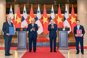 Tổng Bí thư, Chủ tịch nước Tô Lâm và Tổng thống Panama chứng kiến Lễ trao các văn kiện hợp tác - Ảnh: chinhphu.vn/Nhật Bắc