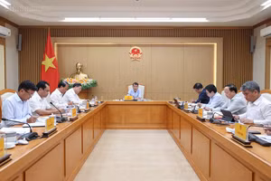 Thủ tướng Lê Minh Hưng chủ trì cuộc họp với các bộ ngành, cơ quan về bảo đảm cung ứng điện trong thời gian tới và định hướng điều chỉnh Quy hoạch điện VIII - Ảnh: chinhphu.vn/Nhật Bắc
