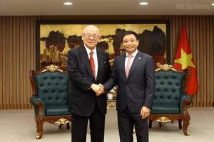 Phó Thủ tướng Nguyễn Văn Thắng tiếp ông Takebe Tsutomu, Cố vấn đặc biệt Liên minh Nghị sĩ hữu nghị Nhật Bản-Việt Nam - Ảnh chinhphu.vn/Đức Tuân