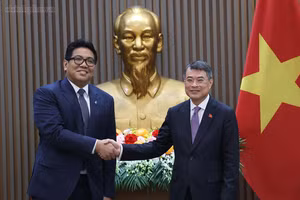 Thủ tướng Lê Minh Hưng tiếp ông Tengku Muhammad Taufik, Chủ tịch kiêm Tổng Giám đốc Tập đoàn Dầu khí quốc gia Malaysia (PETRONAS) - Ảnh: chinhphu.vn/Nhật Bắc