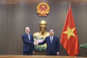 Phó Thủ tướng Thường trực Chính phủ Phạm Gia Túc có buổi làm việc với Đại sứ Liên bang Nga tại Việt Nam Bezdetko Gennady Stepanovich - Ảnh: chinhphu.vn/Nguyễn Hoàng