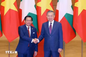 Tổng Bí thư, Chủ tịch nước Tô Lâm và Tổng thống Myanmar Min Aung Hlaing trước hội đàm - Ảnh: TTXVN