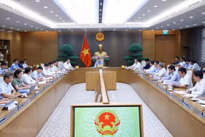 Thủ tướng Lê Minh Hưng chủ trì cuộc họp kiểm điểm tình hình triển khai, thúc đẩy giải ngân các dự án trọng điểm ngành giao thông vận tải - Ảnh: chinhphu.vn/Nhật Bắc