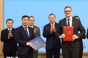 Tổng Bí thư, Chủ tịch nước Tô Lâm chứng kiến lễ trao văn kiện, thỏa thuận hợp tác của Việt Nam với các cơ quan của Liên Hợp Quốc - Ảnh: TTXVN