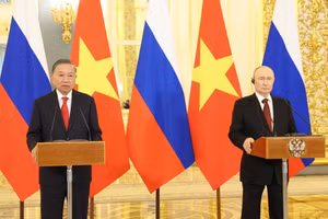 Tổng Bí thư, Chủ tịch nước Tô Lâm và Tổng thống Nga Vladimir Putin dự Lễ khánh thành phòng xét nghiệm phòng, chống dịch bệnh (theo hình thức trực tuyến) - Ảnh: TTXVN