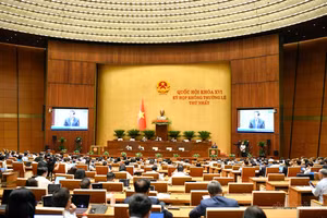 Quang cảnh phiên thảo luận tại Hội trường chiều 21/8 - Ảnh: chinhphu.vn/Nhật Bắc