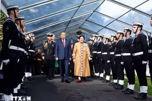 Toàn quyền New Zealand Cindy Kiro đón Tổng Bí thư, Chủ tịch nước Tô Lâm - Ảnh: TTXVN
