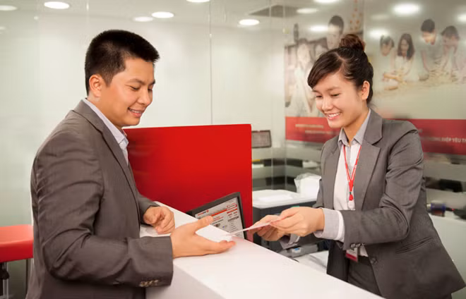 Việc bán cổ phần của 3 thành viên chủ chốt trong HĐQT Techcombank vẫn chưa thực hiện xong. Ảnh minh họa: TCB.