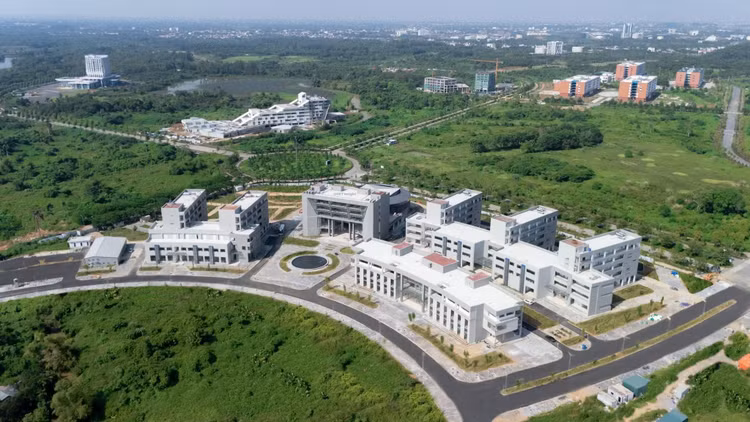 Đại học Công nghệ chi gần 10 tỷ mua sắm trang thiết bị cho cơ sở tại Hòa Lạc. 