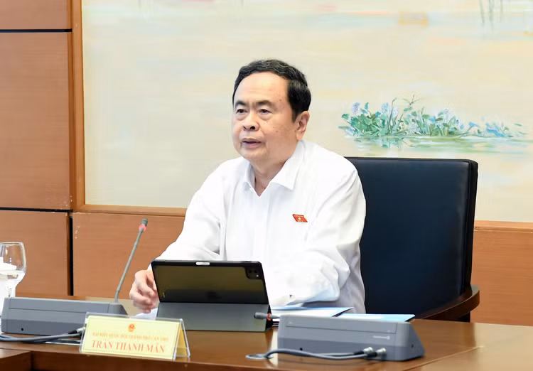 Chủ tịch Quốc hội Trần Thanh Mẫn cho ý kiến tại phiên họp tổ sáng 22/10.