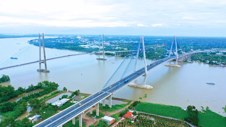Dự thảo Luật Đấu thầu (sửa đổi) được kỳ vọng sẽ góp phần đẩy nhanh tiến độ, nâng cao chất lượng công trình và hiệu quả sử dụng nguồn lực, qua đó đóng góp thiết thực cho mục tiêu tăng trưởng cao của đất nước. Ảnh: Lê Tiên