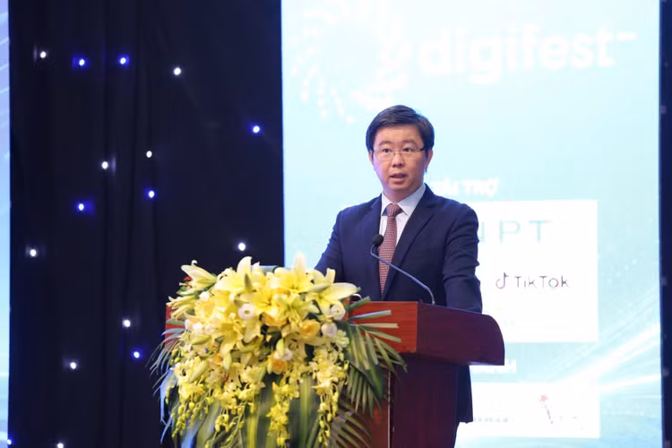 Thứ trưởng Bộ Khoa học và Công nghệ Bùi Hoàng Phương phát biểu tại Diễn đàn Quốc gia Số Việt Nam 2026 - Ảnh: VGP/TG