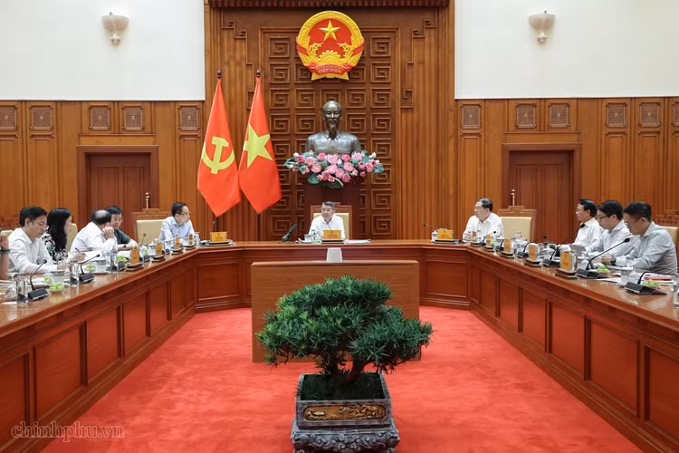Thủ tướng Lê Minh Hưng chủ trì cuộc họp nghe báo cáo về tiến độ chuẩn bị cho Năm APEC Việt Nam 2027 - Ảnh: chinhphu.vn/Nhật Bắc