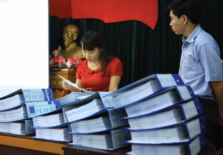 Nâng cao năng lực, trách nhiệm của cán bộ đấu thầu là giải pháp căn cơ để tăng cường hiệu quả đầu tư cho các gói thầu, dự án. Ảnh: Nhã Chi