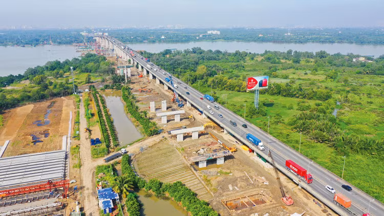 Các địa phương vùng Đông Nam Bộ ưu tiên nguồn lực đầu tư vào hạ tầng kết nối vùng và dẫn dắt các nguồn vốn tư nhân. Ảnh: Song Lê
