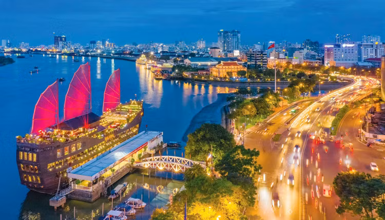 Giá trị của chính sách, nghị quyết phải được kiểm nghiệm bằng chất lượng tăng trưởng, bằng việc cải thiện đời sống cho nhân dân. Ảnh: Giang Sơn Đông