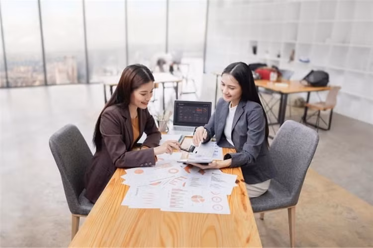 83% người lao động Việt Nam sử dụng AI trong công việc, theo Khảo sát về Lực lượng lao động toàn cầu năm 2025 - Báo cáo Việt Nam của PwC