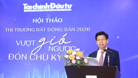 Ông Phạm Văn Hoành, Tổng Biên tập Báo Tài chính - Đầu tư cho rằng, thị trường bất động sản hiện vẫn đang chịu nhiều “cơn gió ngược”. Ảnh: Lê Toàn