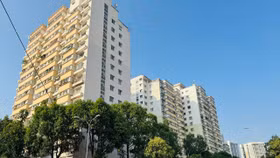 Điểm chung giữa các quan điểm hiện nay là đều hướng tới mục tiêu tháo gỡ những tồn tại trong công tác cải tạo, xây dựng lại chung cư cũ. Ảnh: Bảo Tín