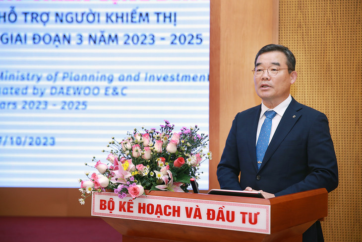 Ông KIM BO HYUN, Phó Chủ tịch cấp cao Tập đoàn Daewoo Engineering and Construction (DAEWOO E&C) phát biểu tại sự kiện Ông KIM BO HYUN, Phó Chủ tịch cấp cao Tập đoàn Daewoo Engineering and Construction (DAEWOO E&C) phát biểu tại sự kiện