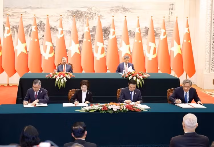 Hiệp định hải quan Việt Nam - Trung Quốc được ký trong chuyến thăm cấp Nhà nước, thiết lập khuôn khổ pháp lý mới, thúc đẩy trao đổi dữ liệu, hỗ trợ thông quan và tăng phối hợp đa phương