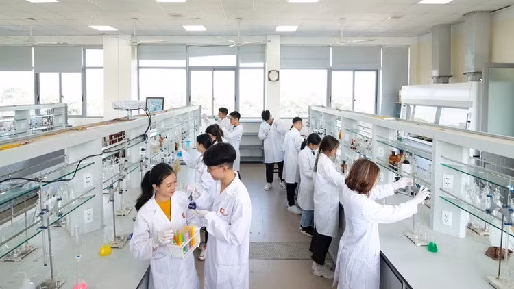 Thủ tướng Chính phủ phê duyệt Đề án “Phát triển hệ thống các trung tâm nghiên cứu, thử nghiệm, các phòng thí nghiệm trọng điểm quốc gia, tập trung cho công nghệ chiến lược".