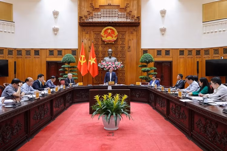 Thủ tướng: Mở rộng chính sách, khuyến khích các địa phương, tổng công ty, tập đoàn, doanh nghiệp xây dựng nhà ở cho thuê theo quy hoạch, đối tượng thuê là công nhân, người lao động - Ảnh: VGP/Nhật Bắc