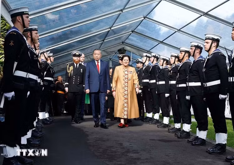 Toàn quyền New Zealand Cindy Kiro đón Tổng Bí thư, Chủ tịch nước Tô Lâm - Ảnh: TTXVN
