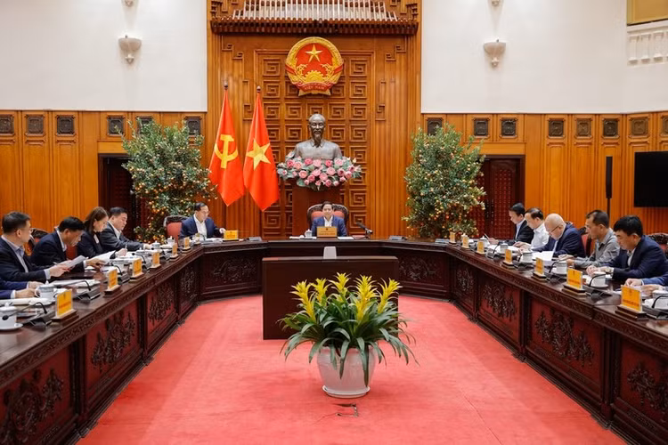 Thủ tướng Phạm Minh Chính chủ trì cuộc họp với Tổ công tác bảo đảm an ninh năng lượng - Ảnh: VGP/Nhật Bắc