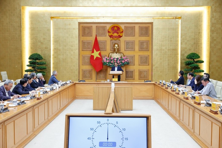 Thủ tướng nhấn mạnh, cần đánh giá đúng bản chất các diễn biến hiện nay trên thế giới, tác động tới những vấn đề lớn, từ đó, nắm chắc diễn biến tình hình, phản ứng chính sách chủ động, linh hoạt, kịp thời, hiệu quả- Ảnh: VGP/Nhật Bắc