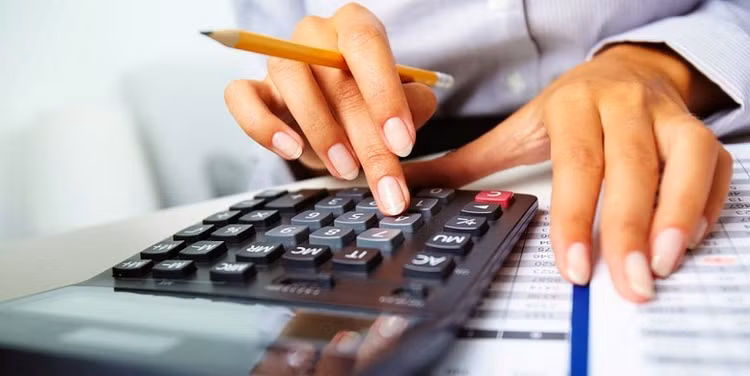 Vốn đầu tư được quyết toán là toàn bộ chi phí hợp pháp đã thực hiện trong quá trình đầu tư để đưa dự án vào khai thác, sử dụng hoặc dừng thực hiện theo quyết định của cấp có thẩm quyền
