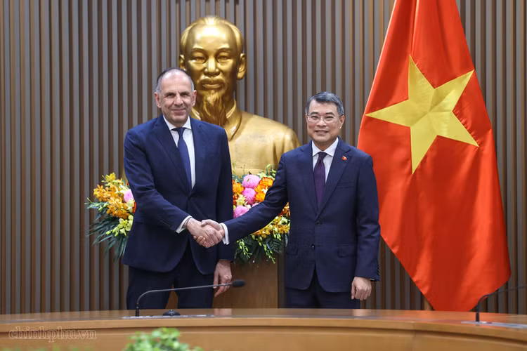 Thủ tướng Chính phủ Lê Minh Hưng tiếp Bộ trưởng Ngoại giao Cộng hòa Hy Lạp George Gerapetritis - Ảnh: VGP/Nhật Bắc