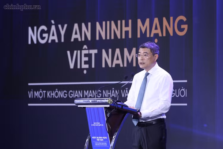 Để đáp ứng yêu cầu phát triển đất nước trong kỷ nguyên số, Thủ tướng yêu cầu toàn hệ thống chính trị cùng cộng đồng xã hội tập trung thực hiện tốt 5 nhiệm vụ trọng tâm - Ảnh: VGP/Nhật Bắc