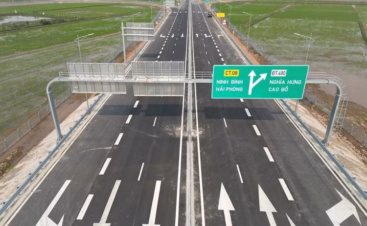 Tháo gỡ nguồn cung vật liệu xây dựng phục vụ Dự án đường cao tốc Ninh Bình - Hải Phòng.