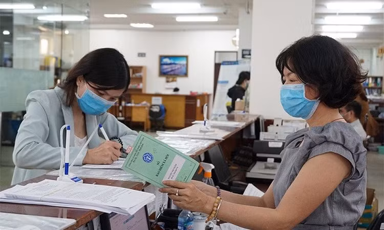 Theo quyết định, tỷ lệ bao phủ BHYT toàn quốc được giao tăng dần qua từng năm, từ 95,98% năm 2026 lên 96,86% năm 2027, 97,76% năm 2028, 98,67% năm 2029 và đạt 100% vào năm 2030.