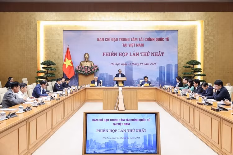 Thủ tướng Chính phủ Phạm Minh Chính, Trưởng Ban Chỉ đạo Trung tâm Tài chính Quốc tế tại Việt Nam chủ trì Phiên họp thứ nhất của Ban Chỉ đạo - Ảnh: VGP/Nhật Bắc