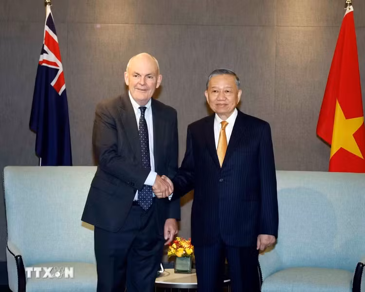 Tổng Bí thư, Chủ tịch nước Tô Lâm và ông Steven Joyce, Quyền Chủ tịch Hội Hữu nghị New Zealand-Việt Nam - Ảnh: TTXVN