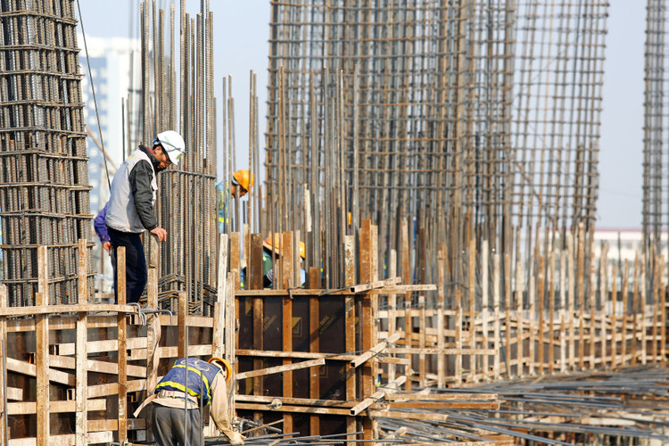 Tranh chấp trong xây dựng thường xảy ra do vi phạm nghĩa vụ thanh toán, chậm tiến độ, chất lượng và khối lượng công việc, bảo lãnh và bảo đảm, trượt giá và điều chỉnh giá. Ảnh: Lê Tiên