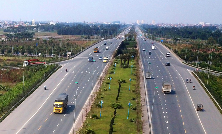 Bộ Giao thông vận tải đề xuất bố trí 4.352 tỷ đồng để hỗ trợ đầu tư các nút giao, tuyến kết nối cao tốc cần sớm được đầu tư. Ảnh: Lê Tiên