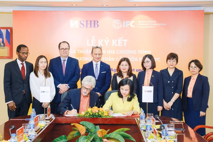 Một số tổ chức tín dụng có tỷ trọng dư nợ tài trợ cho các dự án xanh chiếm gần 10% tổng dư nợ. Ảnh: Lê Tiên