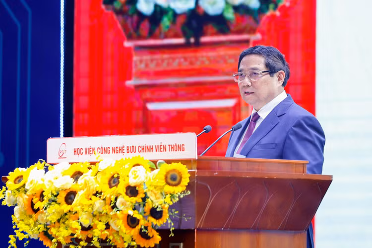 Thay mặt lãnh đạo Đảng, Nhà nước tuyên bố phát động Phong trào "Cả nước thi đua đổi mới sáng tạo, chuyển đổi số", Thủ tướng nêu rõ, đây là một sự kiện quan trọng ở một thời khắc quan trọng, có ý nghĩa quan trọng - Ảnh: VGP/Nhật Bắc