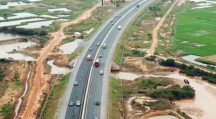 Tuyến cao tốc Đồng Đăng - Trà Lĩnh là dự án quan trọng, khi hoàn thành sẽ tạo động lực thúc đẩy phát triển tiềm năng kinh tế cửa khẩu và du lịch của tỉnh Cao Bằng. Ảnh minh họa: Lê Tiên