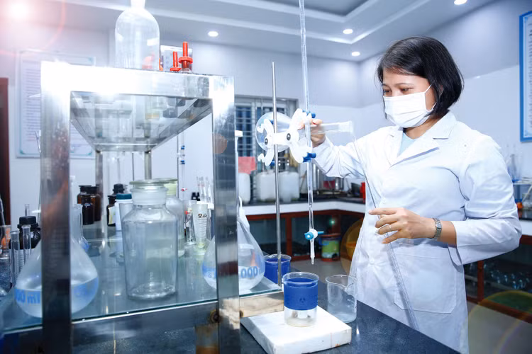 Bộ Tài chính đề xuất bổ sung các hình thức hợp tác công tư khác ngoài những hình thức đã quy định tại Luật PPP, Luật Quản lý, sử dụng tài sản công để khơi thông nguồn lực phát triển khoa học công nghệ, đổi mới sáng tạo, chuyển đổi số. Ảnh: Lê Tiên