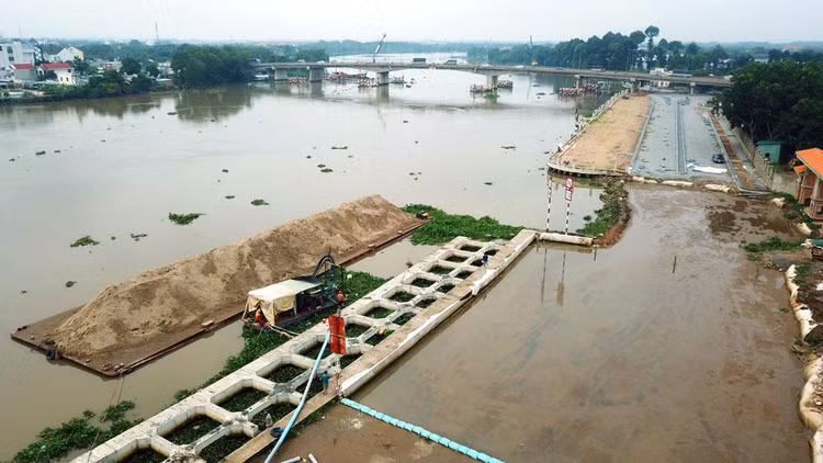 46 bộ, cơ quan trung ương và địa phương báo cáo đề xuất bổ sung dự toán và kế hoạch đầu tư công năm 2022 với tổng số vốn trên 20,45 nghìn tỷ đồng. Ảnh: Tấn Tiên