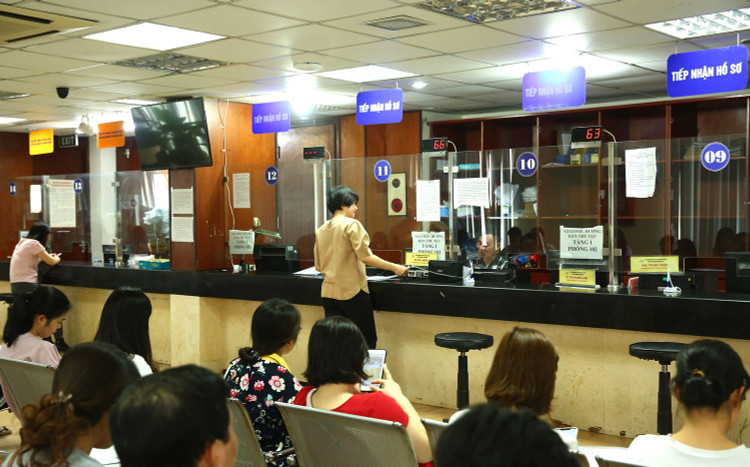 Chính phủ yêu cầu tiếp tục đẩy mạnh cải cách hành chính; tuyệt đối không ban hành chính sách, quy định mới làm phát sinh thủ tục, chi phí, thời gian không cần thiết. Ảnh: Tiên Giang