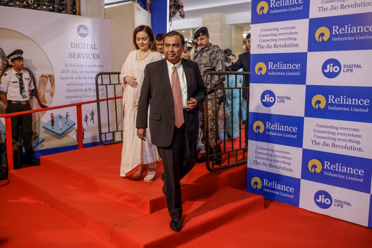 Tỷ phú Ấn Độ Mukesh Ambani vào top 5 người giàu nhất thế giới