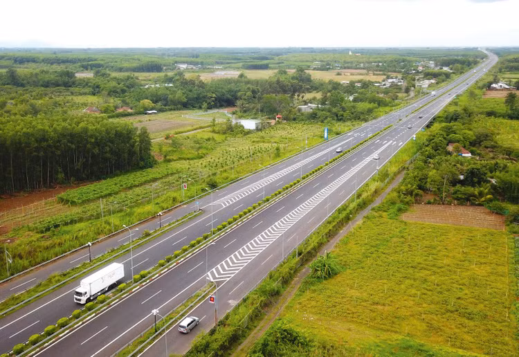 Dự án PPP hầu hết tập trung trong lĩnh vực giao thông, chưa được triển khai nhiều trong các lĩnh vực khác. Ảnh: Lê Tiên