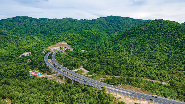 Hầm đường bộ Hải Vân được ví như kỳ tích của ngành xây dựng Việt Nam